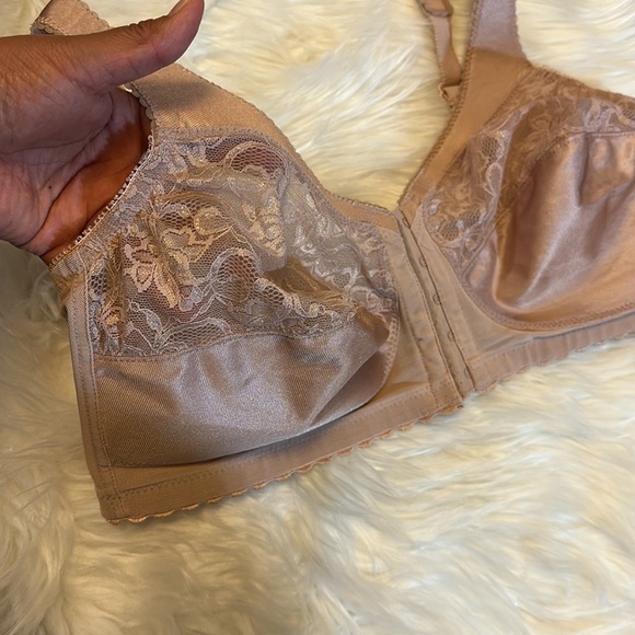 Glamorise MagicLift Front Closure Bra - Picture 3 of 6